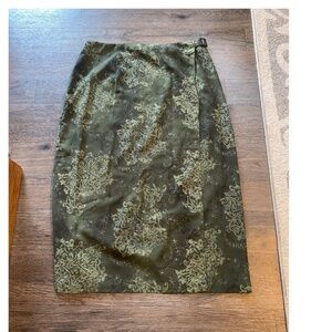 Cynthia Taylor size 18w beautiful skirt different shades of green